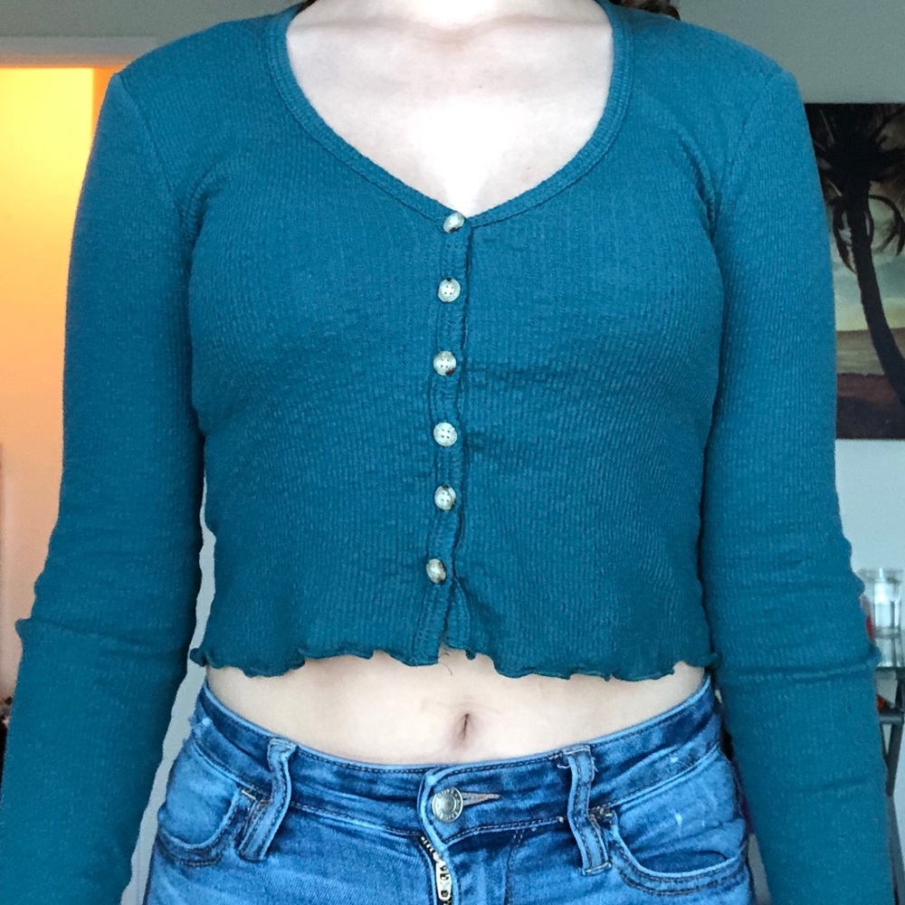 Blueish-Green Long sleeve button up crop top